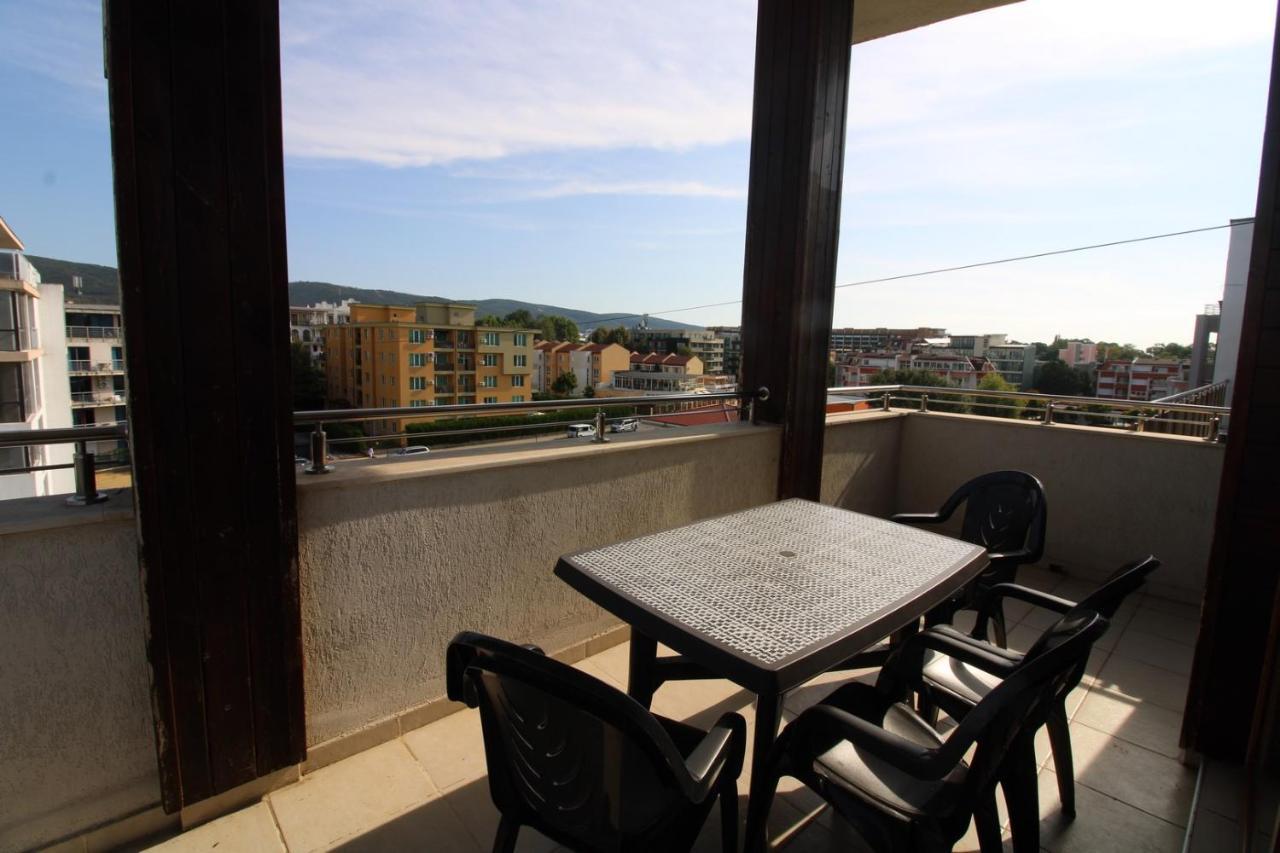 Eden - Menada Apartments Pantai Sunny Bagian luar foto