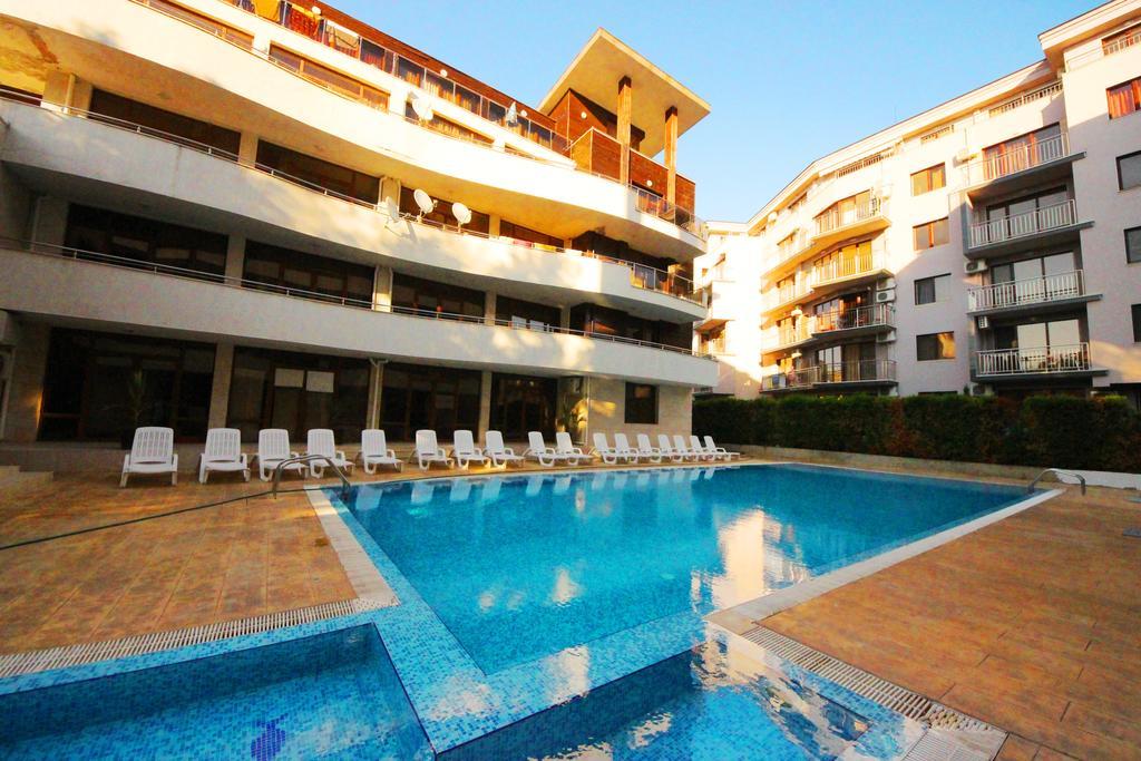 Eden - Menada Apartments Pantai Sunny Bagian luar foto