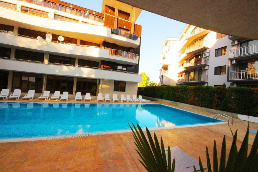Eden - Menada Apartments Pantai Sunny Bagian luar foto