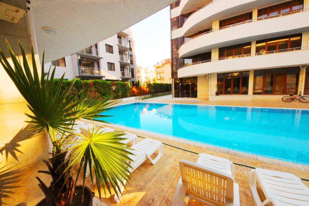 Eden - Menada Apartments Pantai Sunny Bagian luar foto