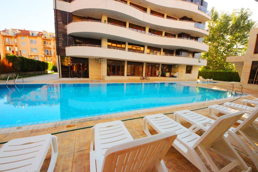 Eden - Menada Apartments Pantai Sunny Bagian luar foto