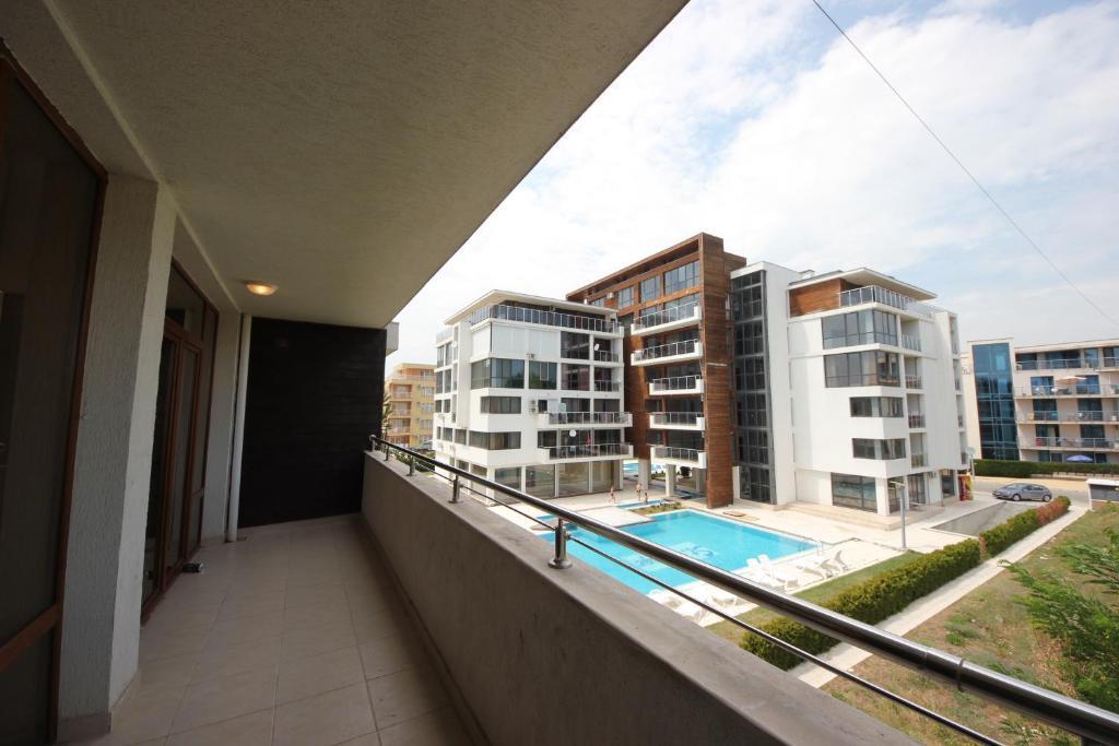 Eden - Menada Apartments Pantai Sunny Ruang foto