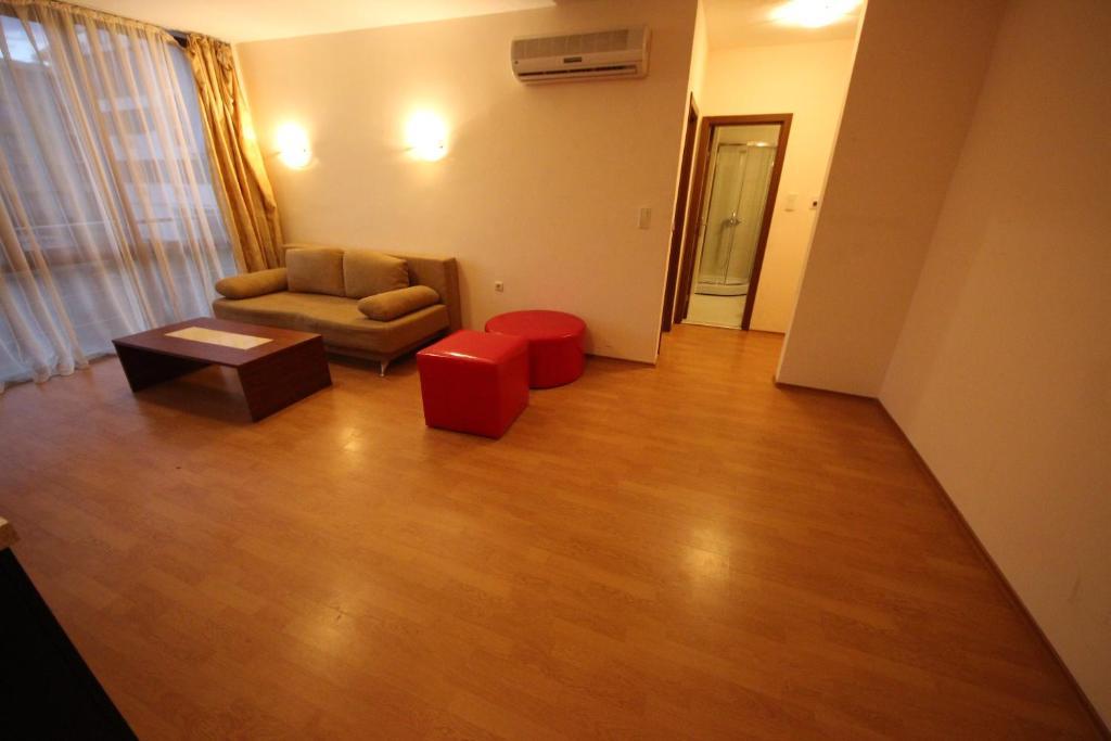 Eden - Menada Apartments Pantai Sunny Ruang foto