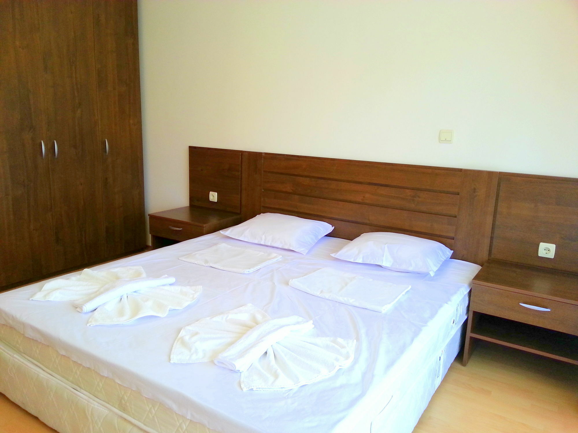 Eden - Menada Apartments Pantai Sunny Bagian luar foto