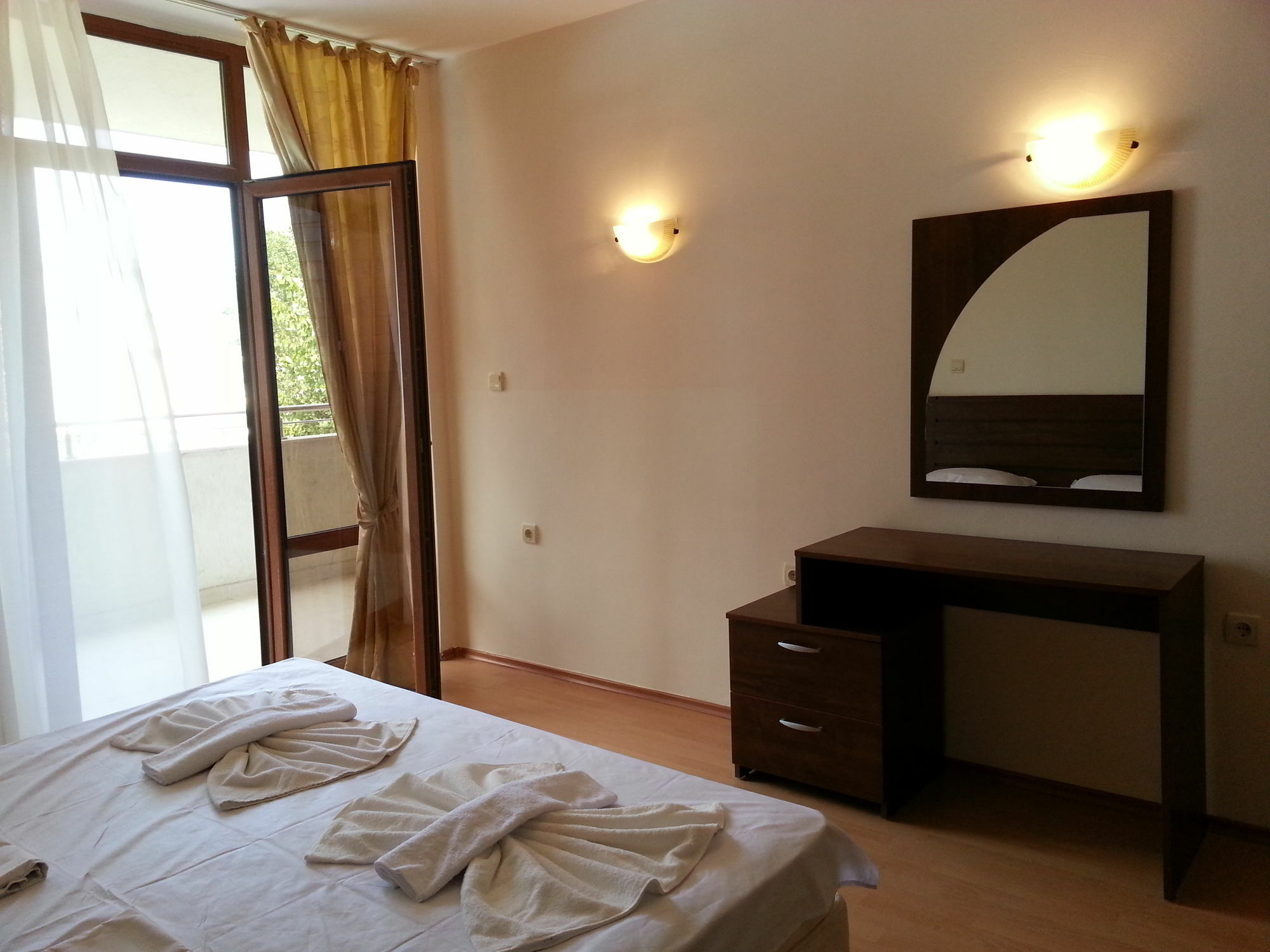 Eden - Menada Apartments Pantai Sunny Bagian luar foto